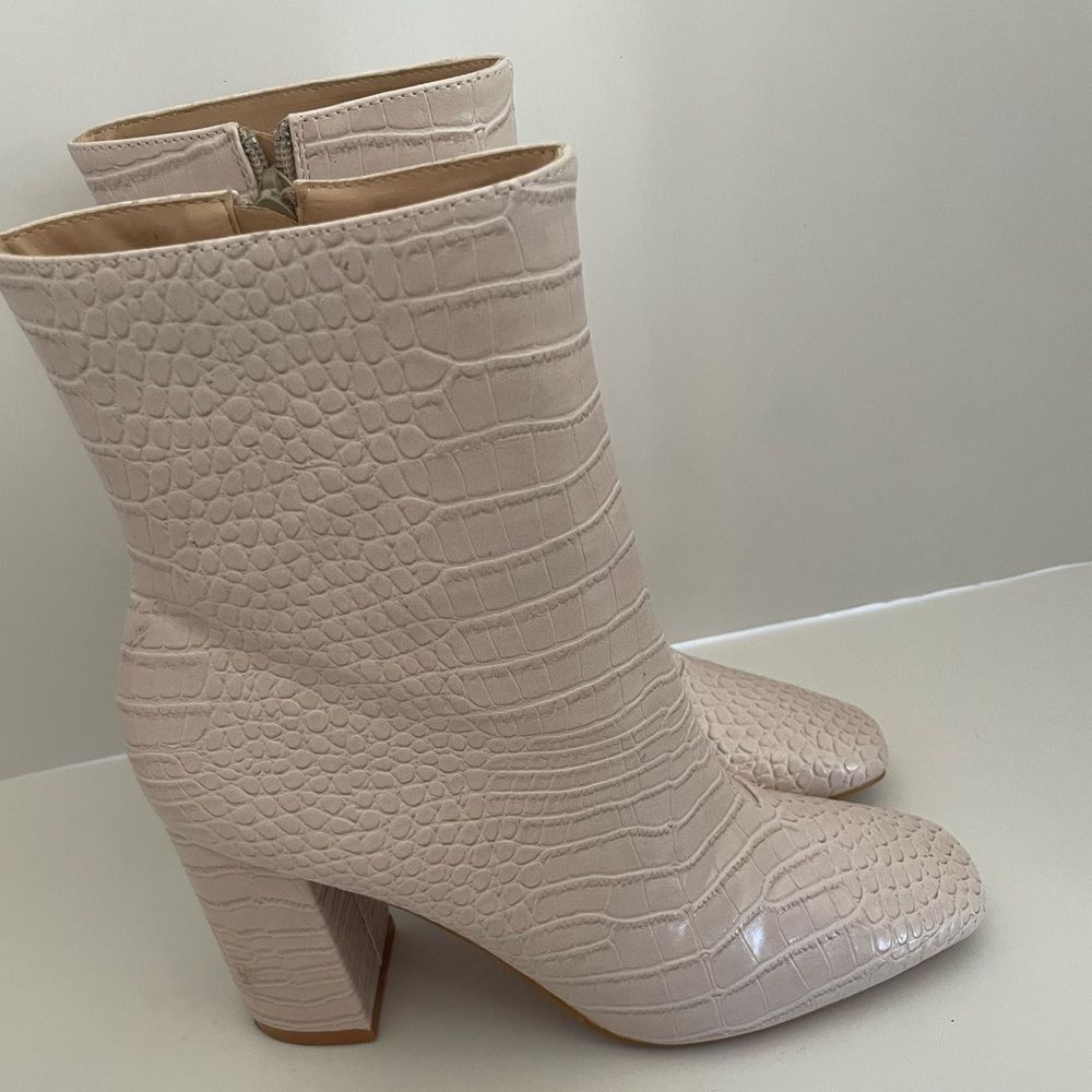 Lulus Pale Pink MyGeneration GoGo Boots Size 9